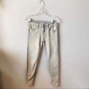 American Eagle Light Wash Denim Jeans